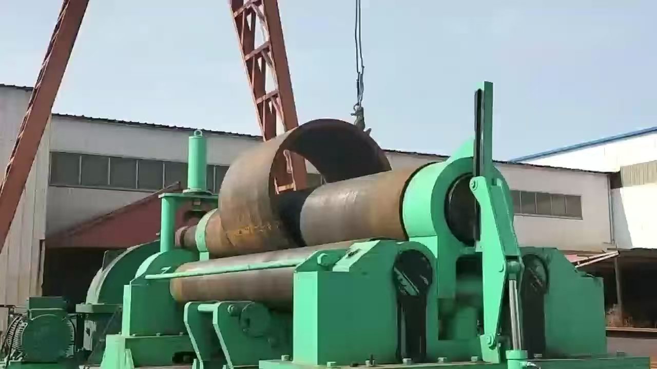 ما هو الفرق بين الأنبوب الملحوم الحلزوني وأنابيب الصلب المجعد كركود؟